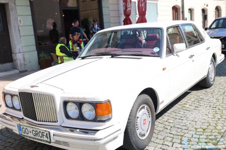 Mednarodna revija starodobnikov v Kamnik privabila ljubitelje klasičnih vozil (17)